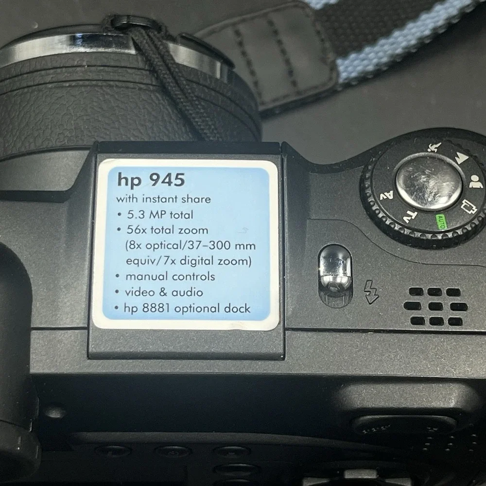 HP PhotoSmart‎ 945 5.3MP Digital Camera 8xOptical Zoom GRLYB-0310 w/ Accessories